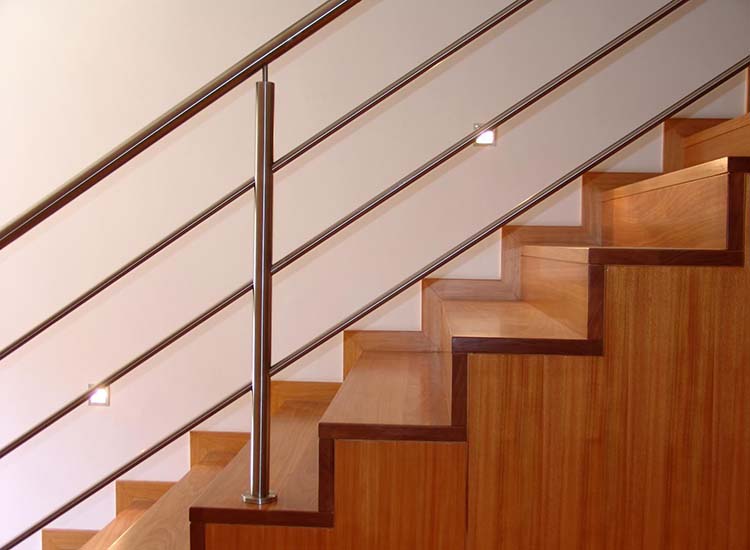 Pose d’escalier sur mesure Vichy